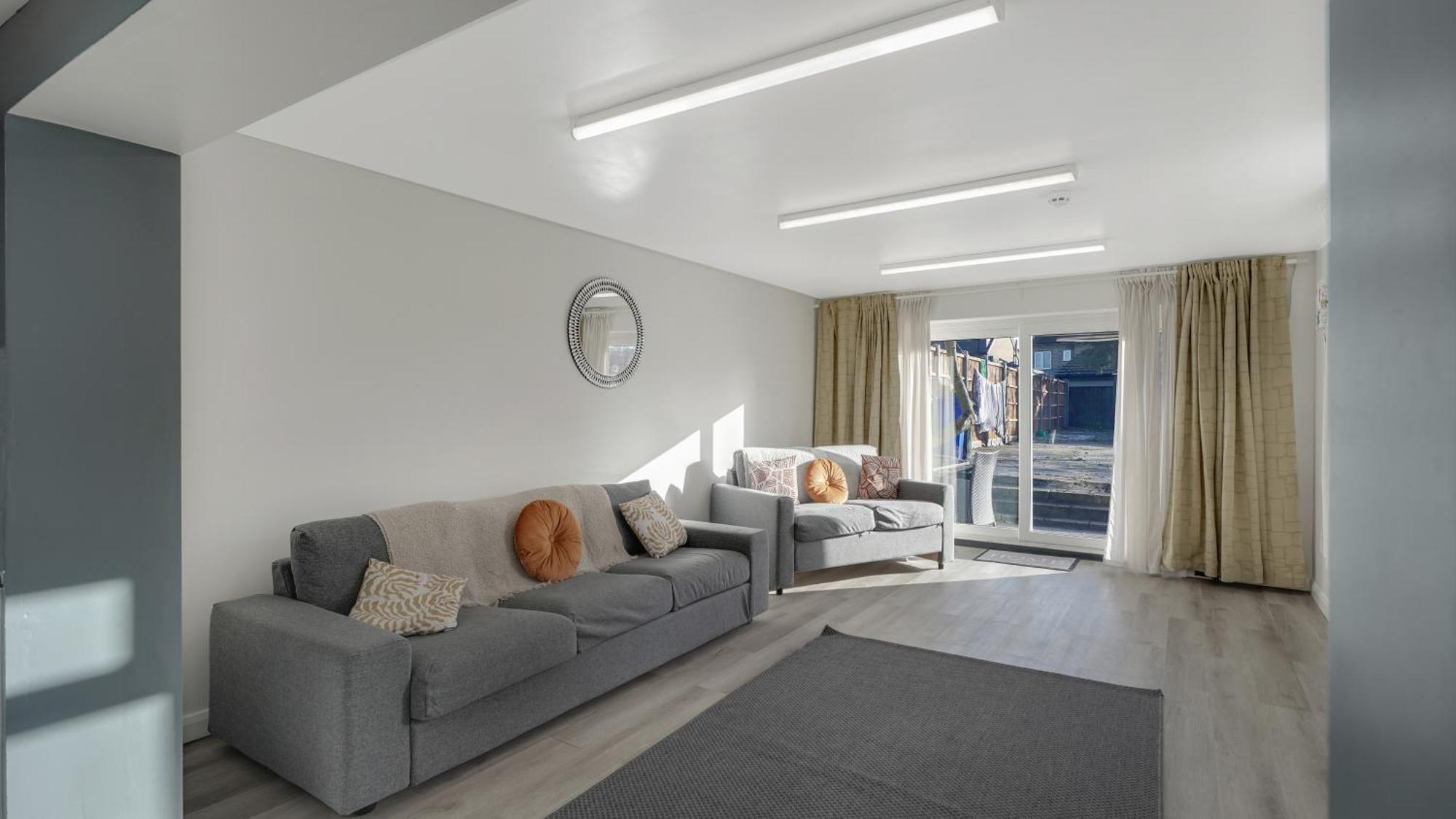 Place To Stay In Longbridge Barking  Kültér fotó