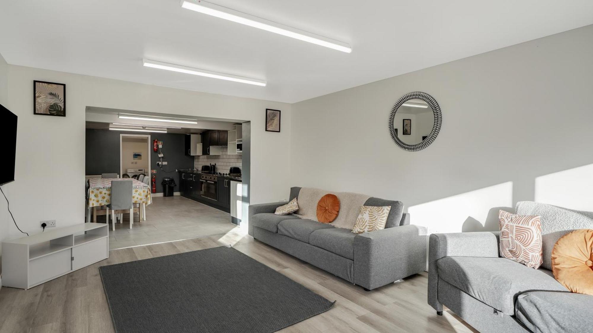 Place To Stay In Longbridge Barking  Kültér fotó